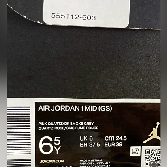 Beautiful Authentic Nike Air Jordan 1 Mid, NWT! - Picture 8 of 8
